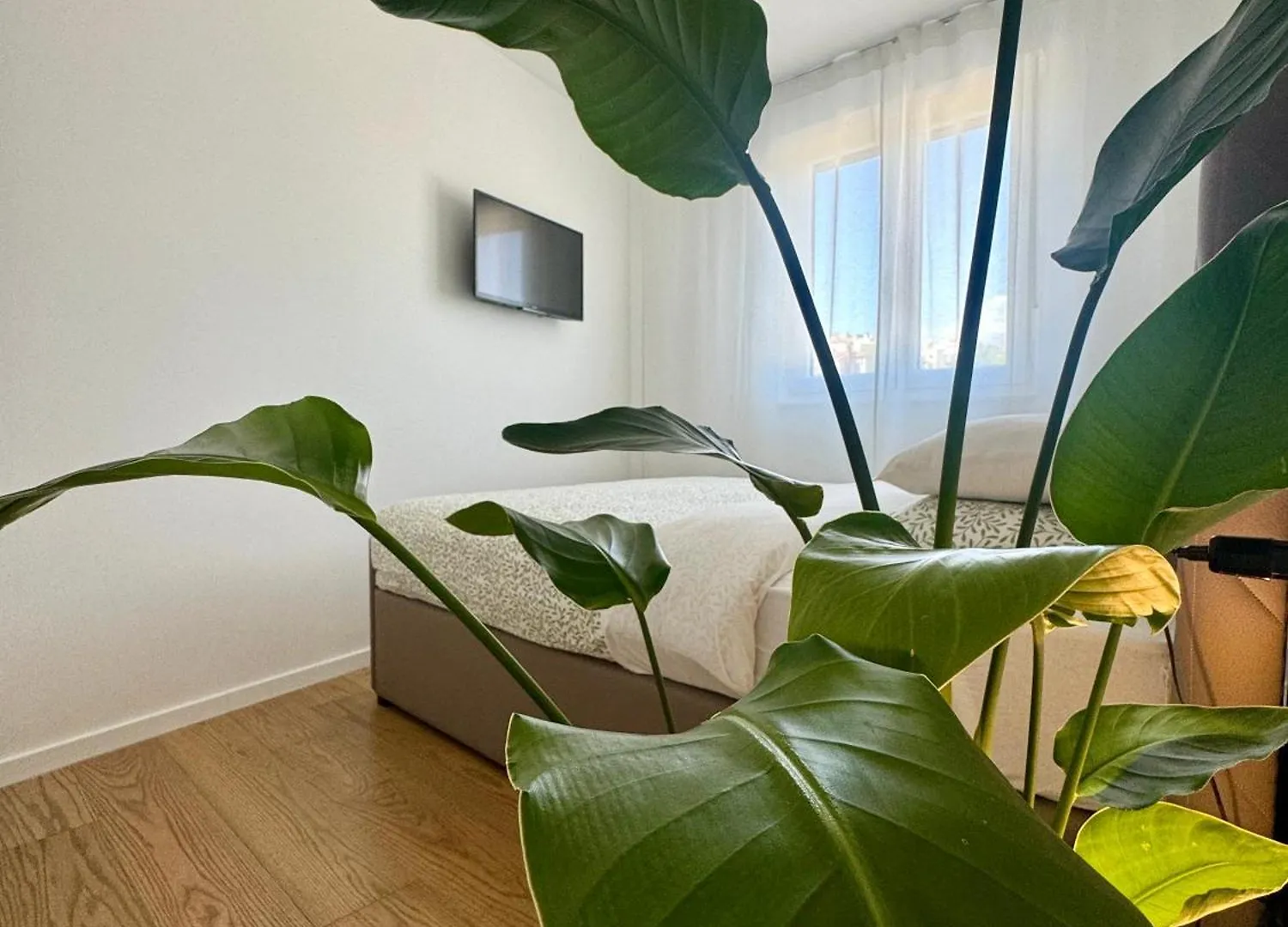 Abyss New Lux Apartment Near Beach With Private Garage Split 0*,