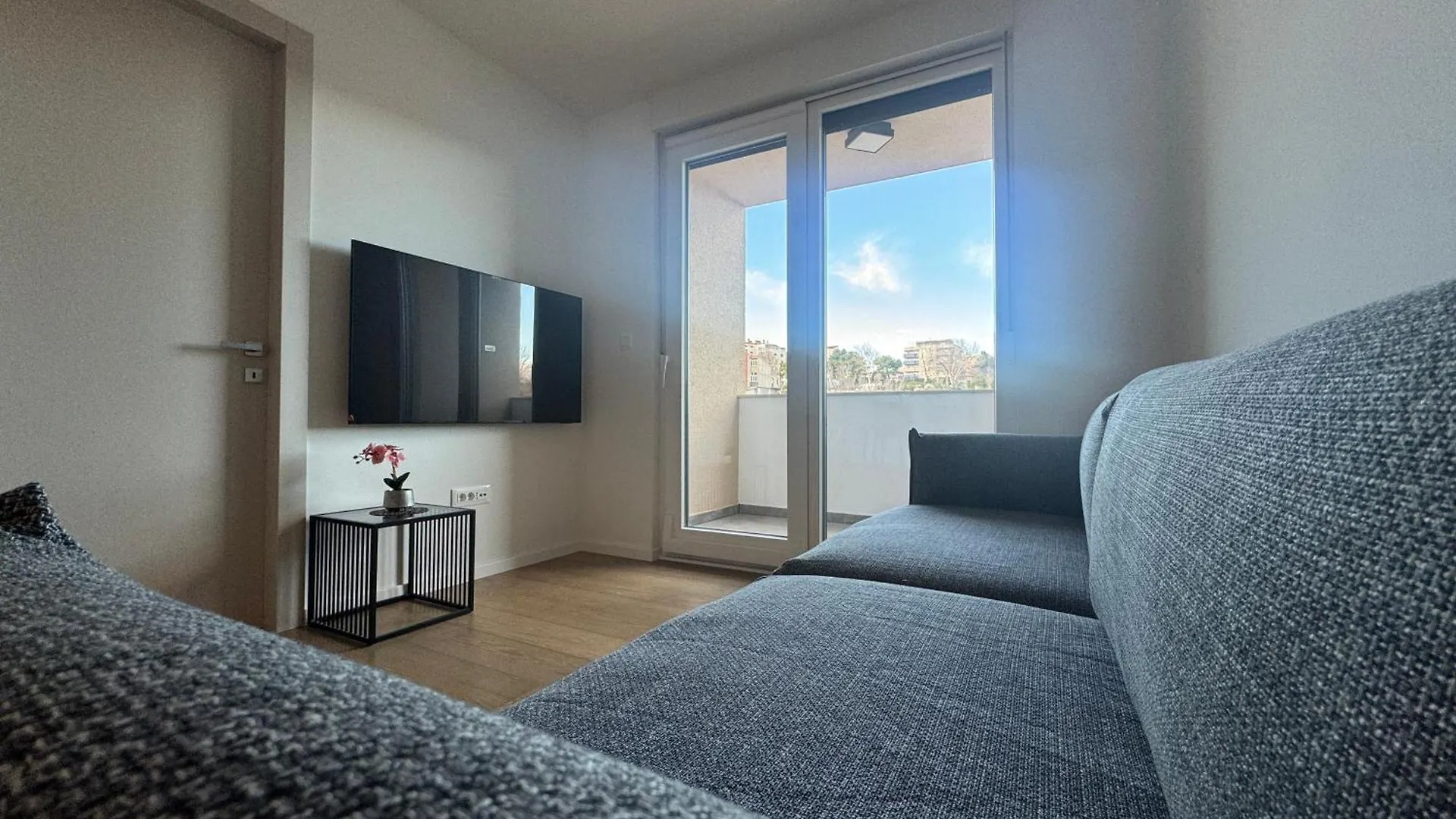 Abyss New Lux Apartment Near Beach With Private Garage Split