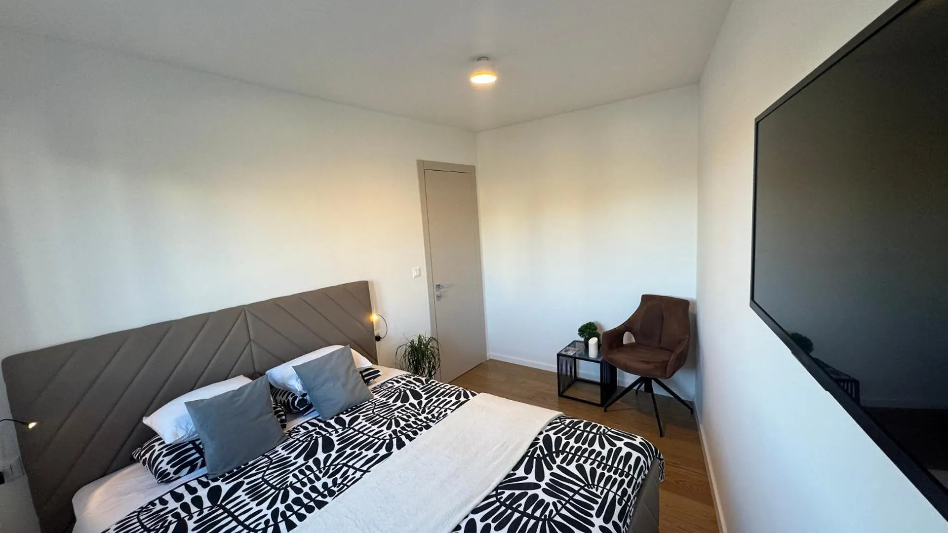 Abyss New Lux Apartment Near Beach With Private Garage Split Croatia