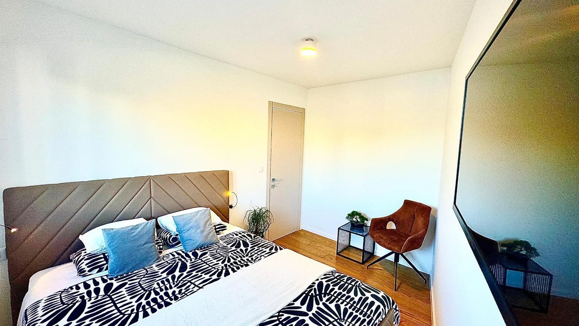 Abyss New Lux Apartment Near Beach With Private Garage Split