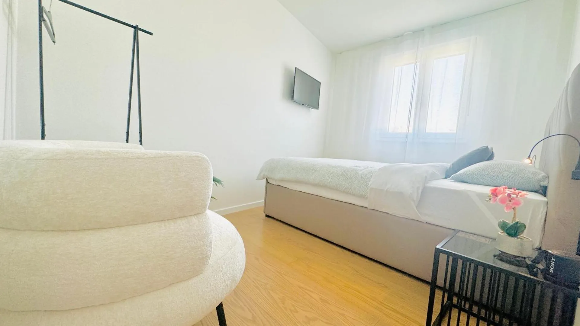 Abyss New Lux Apartment Near Beach With Private Garage Split 0*,